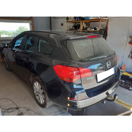 Hak holowniczy <b>Opel Astra IV (J) kombi</b> (11.2010r. - 01.2016r.)
